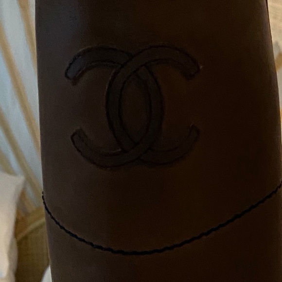 CHANEL BOOTS - Picture 2 of 5